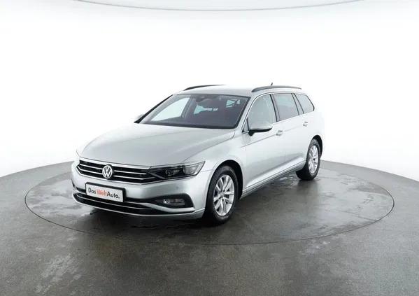 volkswagen Volkswagen Passat cena 93800 przebieg: 135508, rok produkcji 2019 z Rybnik